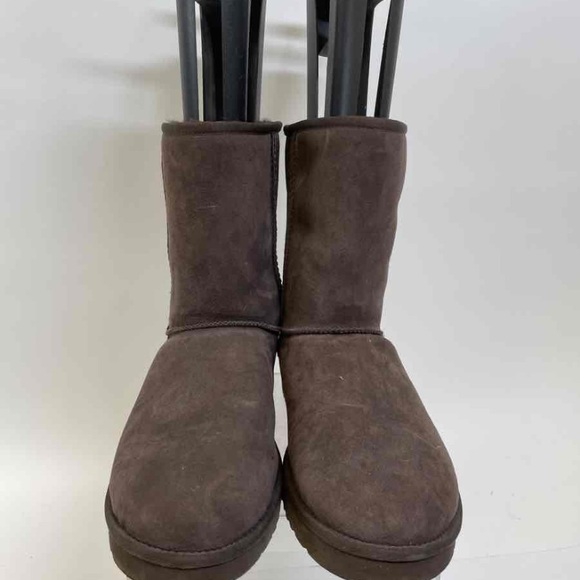 UGG Classic Brown Short - Gently worn - Picture 2 of 7